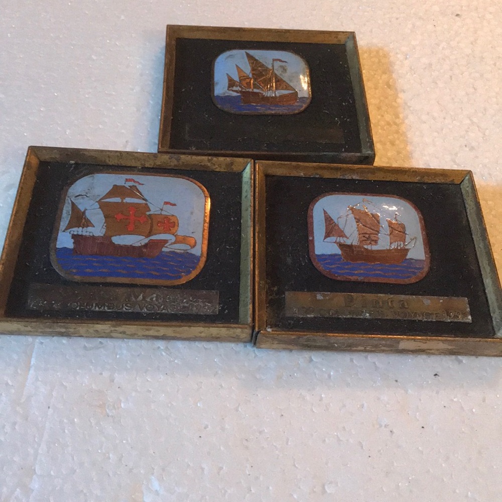 Vintage enamel Pinta decoration (3)